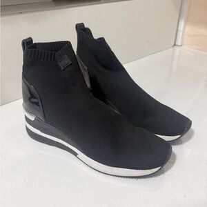 Black Women's Slip-On Sneakers Stretch-knit sock sneaker bootie